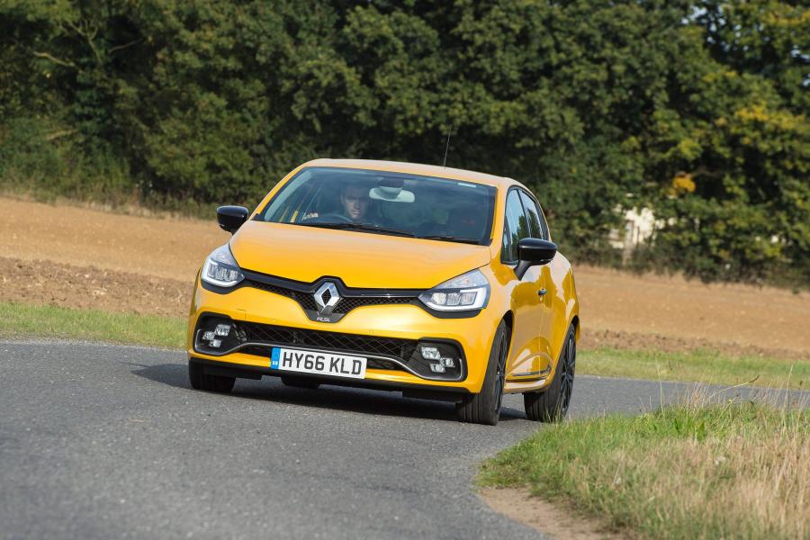  Renault Clio R.S. 220 Trophy 2016 года  (UK) (фото 6 из 30)